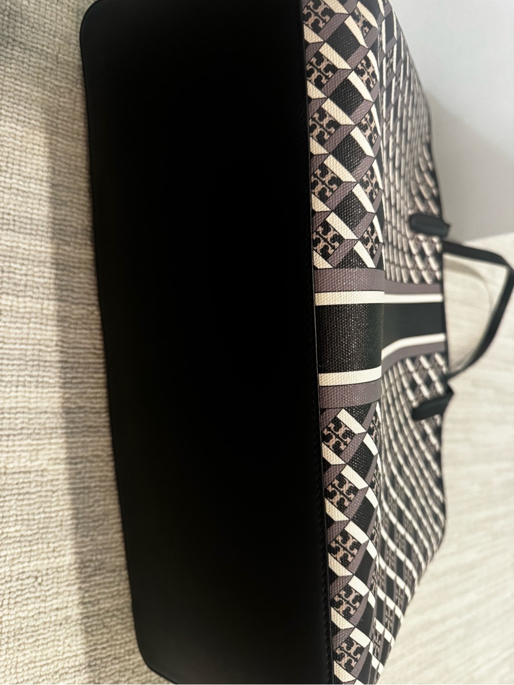 Gently used Tory Burch 143364 Geo Logo Top Zip Tote Black Shoulder Bag $398 - Picture 4 of 6
